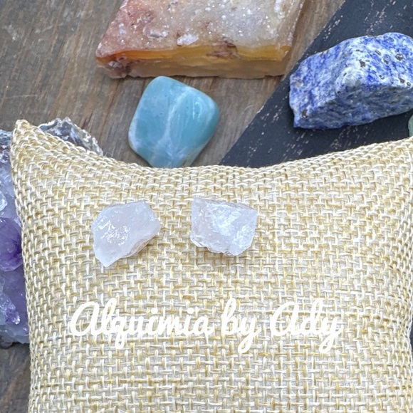 Mind blowing clear Quartz chunky raw studs earrings statement - Picture 1 of 5